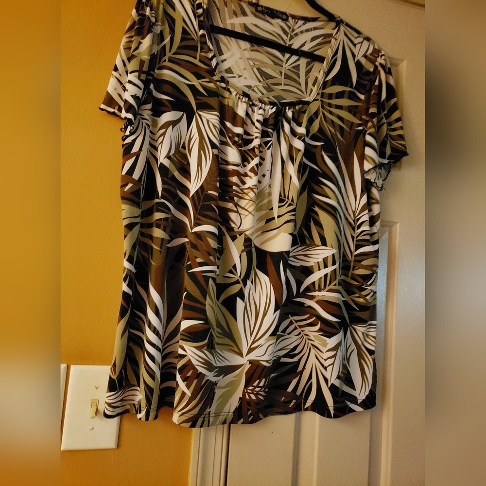 Ladies pullover top - Picture 2 of 7